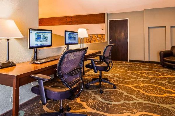 BEST WESTERN PLUS EAGLE LODGE (Eagle)